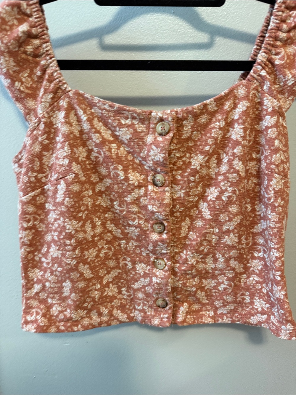 Rewind Rust Pink Floral Button-Front Crop Top